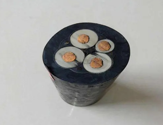 橡套電線電纜使用特性和分類(lèi)有哪些呢.jpg 橡套電線電纜使用特性和分類(lèi)有哪些呢.jpg